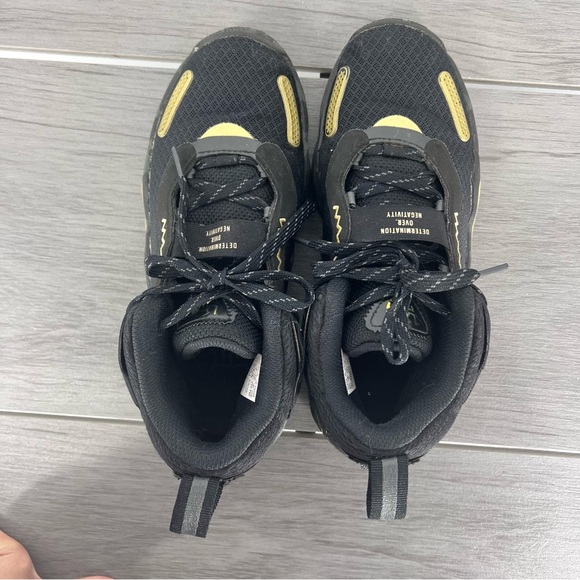 Adidas and Donovan Mitchell shoes size 6.5 basketball shoes - Picture 7 of 8